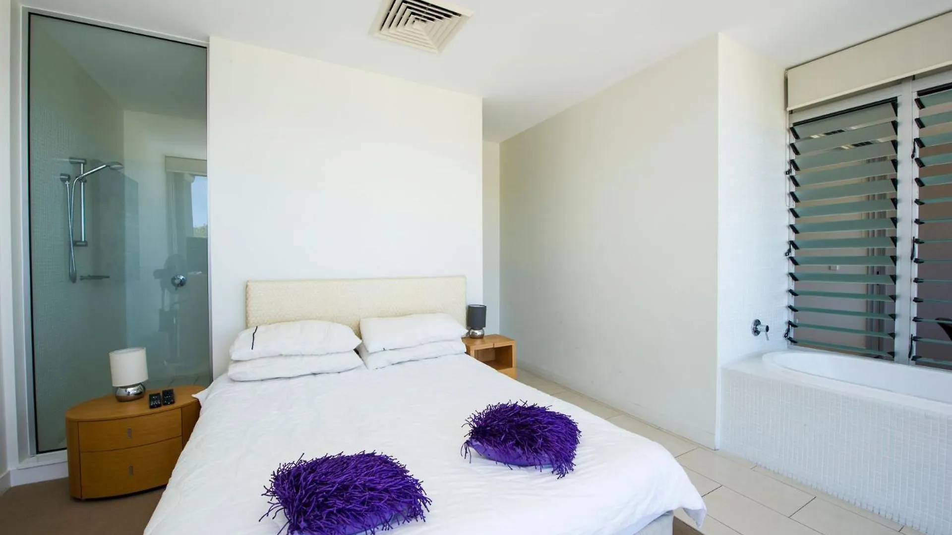 1 Bright Point Apartment 1502 Nelly Bay Australia